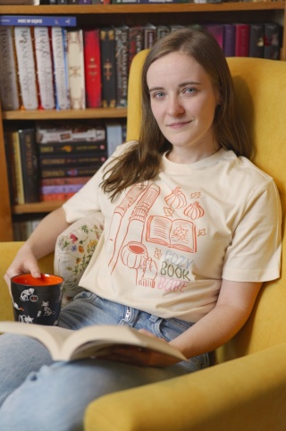 Koszulka Cozy Book Babe
